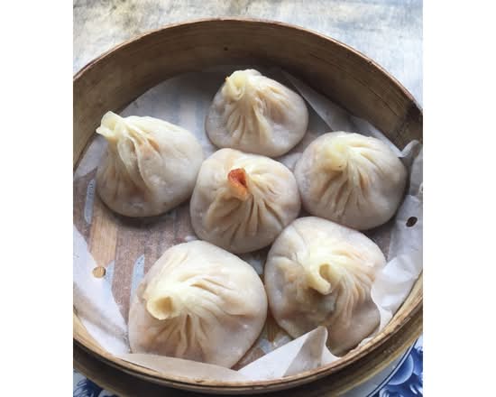 Pork & Kimchi Xiao Long Bao - 泡菜小笼包